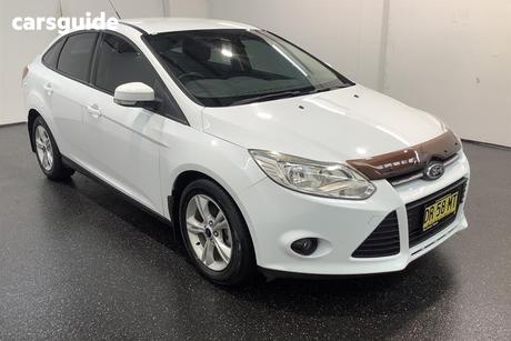 White 2015 Ford Focus Sedan Trend