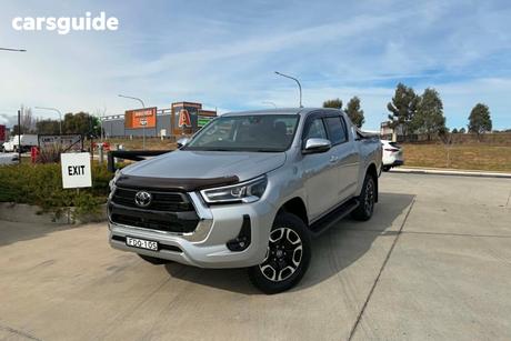 Silver 2023 Toyota Hilux Double Cab Pick Up Sr5 (4X4)