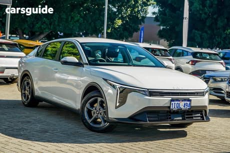 White 2025 Kia K4 Sedan S