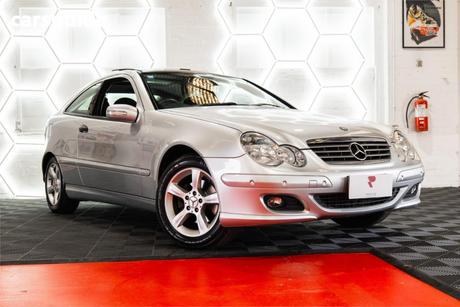 Silver 2007 Mercedes-Benz C180 Coupe Kompressor