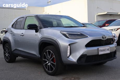 Silver 2024 Toyota Yaris Cross Wagon Gr Sport Hybrid (Two-Tone)