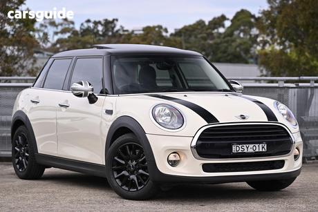 White 2017 Mini Cooper Hatchback 5D Hatch
