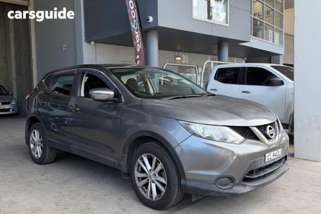 Grey 2017 Nissan Qashqai Wagon St
