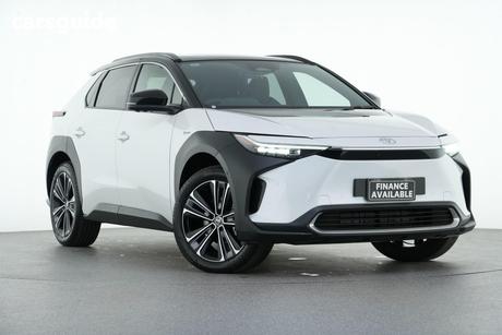 White 2025 Toyota BZ4X Wagon Awd