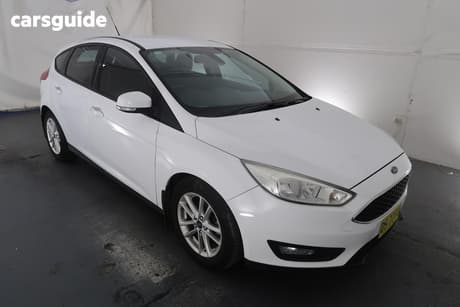 White 2016 Ford Focus Hatchback Trend