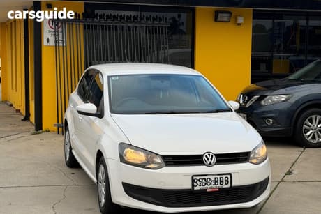 White 2014 Volkswagen Polo Hatchback Trendline