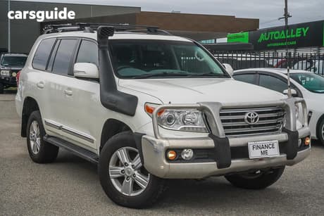 White 2014 Toyota Landcruiser Wagon Sahara (4X4)