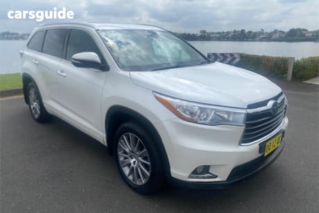 White 2015 Toyota Kluger Wagon Grande (4X4)