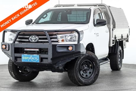 White 2023 Toyota Hilux Cab Chassis Sr (4X4)
