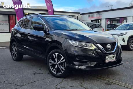 Black 2018 Nissan Qashqai Wagon St-L