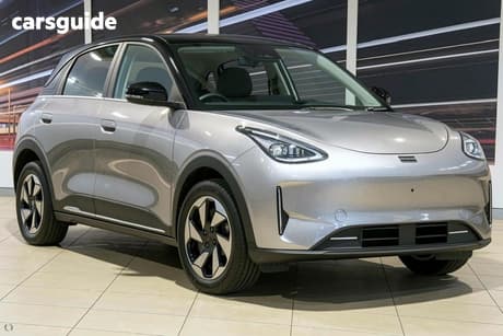 Silver 2026 Geely Ex2 Hatchback Inspire