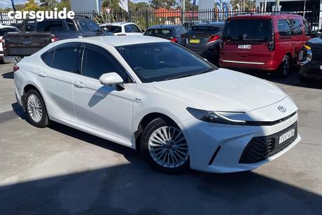White 2025 Toyota Camry Sedan Ascent Hybrid