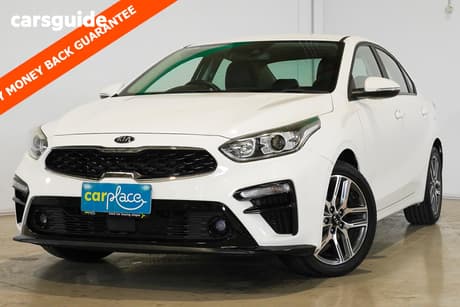 White 2019 Kia Cerato Sedan Sport+