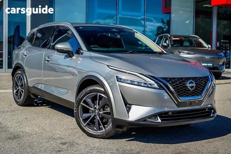 Silver 2023 Nissan Qashqai Wagon St-L 2-Tone