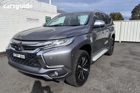 Grey 2017 Mitsubishi Pajero Sport Wagon Exceed (4X4) 7 Seat