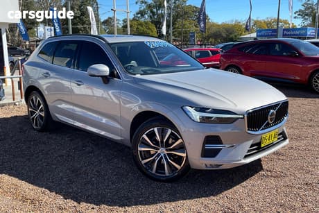 Silver 2021 Volvo XC60 Wagon B5 Momentum Mhev