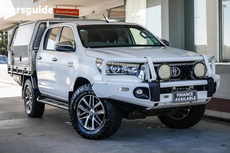 White 2018 Toyota Hilux Double Cab Pick Up Sr5 (4X4)