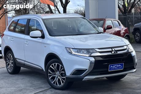 White 2018 Mitsubishi Outlander Wagon Es 5 Seat (Awd)