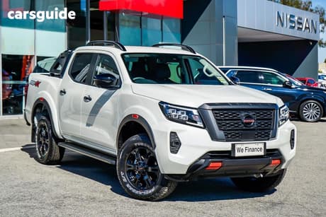 White 2025 Nissan Navara Dual Cab Pick-up Pro-4X (4X4)