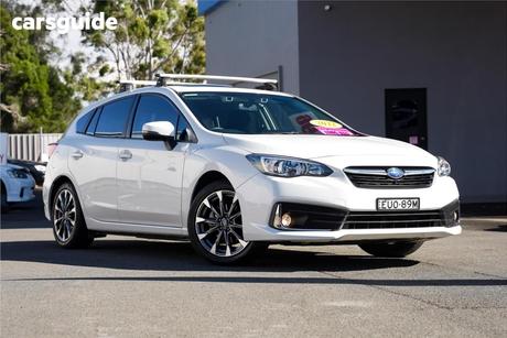 White 2022 Subaru Impreza Hatchback 2.0I Premium (Awd)