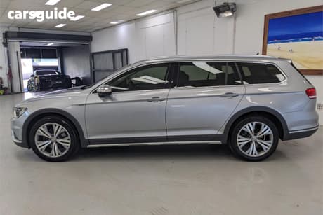 Silver 2017 Volkswagen Passat Wagon Alltrack 140 Tdi
