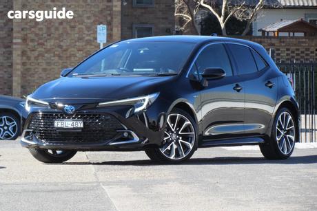 Black 2025 Toyota Corolla Hatchback Zr Hybrid