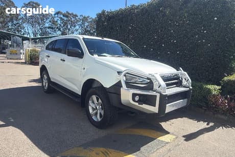 White 2024 Isuzu MU-X Wagon Ls-M (4X4)