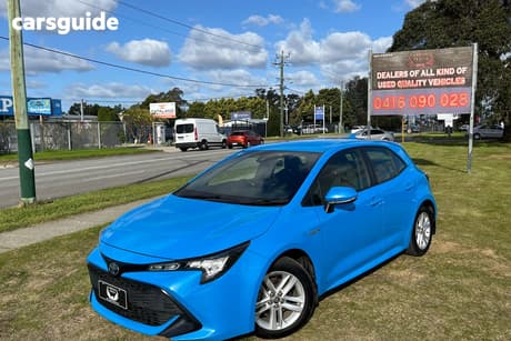 Blue 2018 Toyota Corolla Hatchback Ascent Sport (Hybrid)