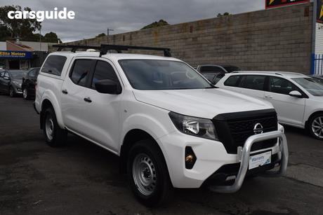 White 2022 Nissan Navara Dual Cab Pick-up Sl (4X2)