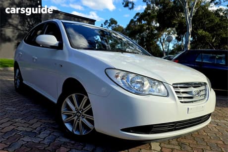 White 2010 Hyundai Elantra Sedan Sx