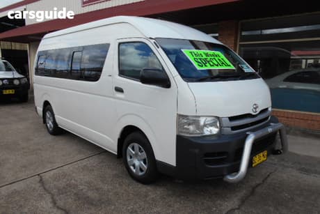 White 2008 Toyota HiAce Bus Commuter