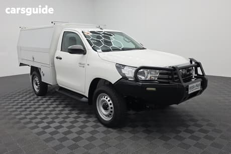 White 2020 Toyota Hilux Cab Chassis Sr (4X4)