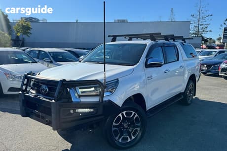 White 2023 Toyota Hilux Double Cab Pick Up Sr5 (4X4)