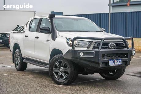 White 2022 Toyota Hilux Double Cab Pick Up Sr (4X4)
