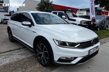 White 2017 Volkswagen Passat Wagon Alltrack Wolfsburg Edt