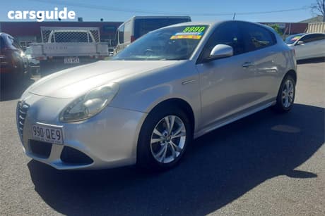 Silver 2014 Alfa Romeo Giulietta Hatchback Progression 1.4