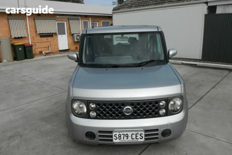 Silver 2005 Nissan Cube Wagon