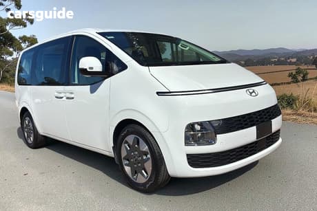 White 2026 Hyundai Staria Wagon