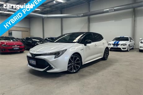 Black 2019 Toyota Corolla Hatchback Zr (Hybrid)