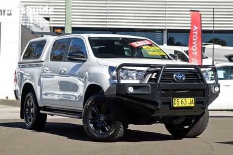 White 2023 Toyota Hilux Double Cab Pick Up Sr (4X4)