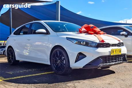 White 2024 Kia Cerato Sedan S
