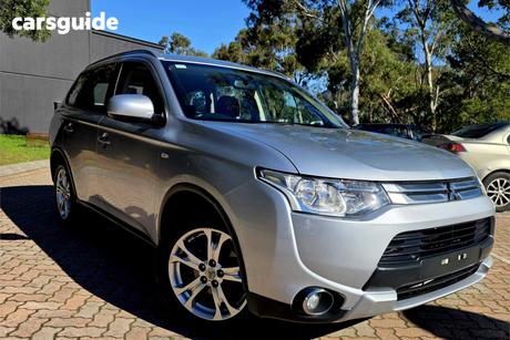 Silver 2014 Mitsubishi Outlander Wagon Es (4X4)