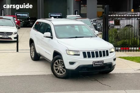 White 2015 Jeep Grand Cherokee Wagon Laredo (4X4)