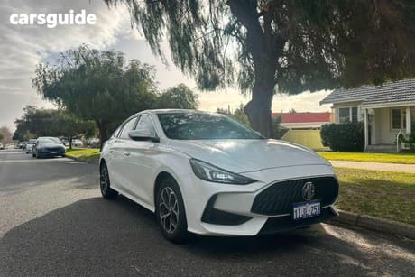 White 2024 MG MG5 Sedan Essence