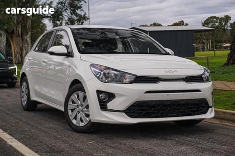 White 2023 Kia RIO Hatchback S
