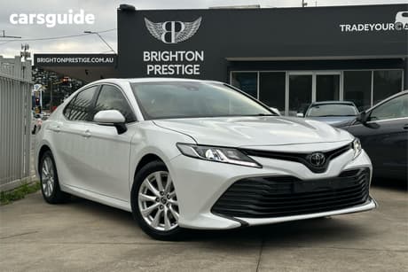 White 2018 Toyota Camry Sedan Ascent