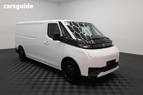 White 2026 Farizon Supervan Commercial F