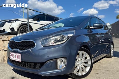 Green 2014 Kia Rondo Wagon Sli