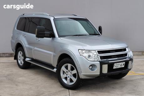 Silver 2011 Mitsubishi Pajero Wagon Glx Lwb (4X4)