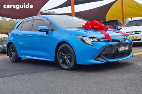 Blue 2018 Toyota Corolla Hatchback Ascent Sport
